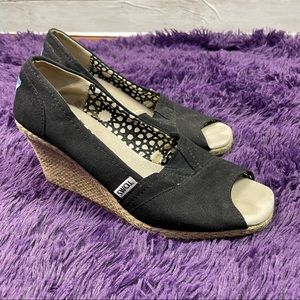 TOMS Black Canvas & Burlap Wedge Slip On Sandal Sz 9.5